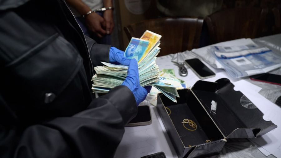 اعتقالات في كريات آتا والقدس والطيبة والخليل